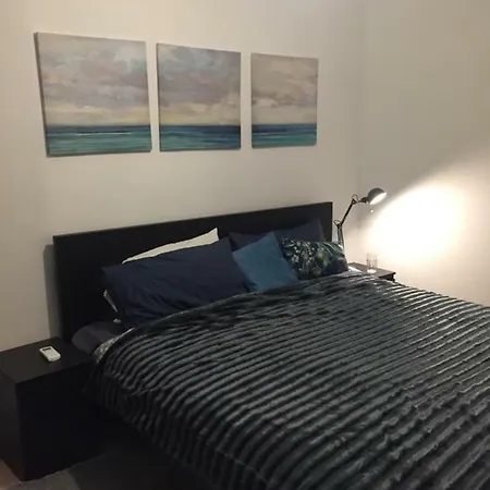 Lapa Newly Renovated 2 Designer Bedroom Appartamento Lisbona