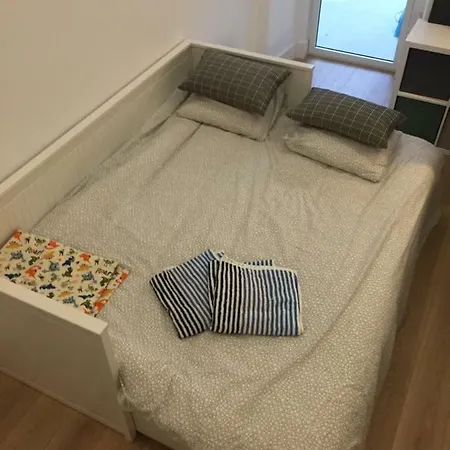 Lapa Newly Renovated 2 Designer Bedroom *