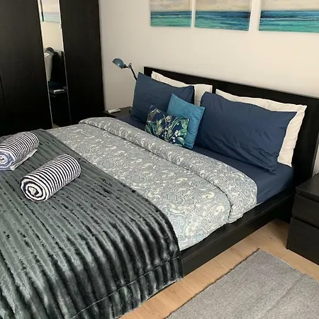 Lapa Newly Renovated 2 Designer Bedroom Lisbon